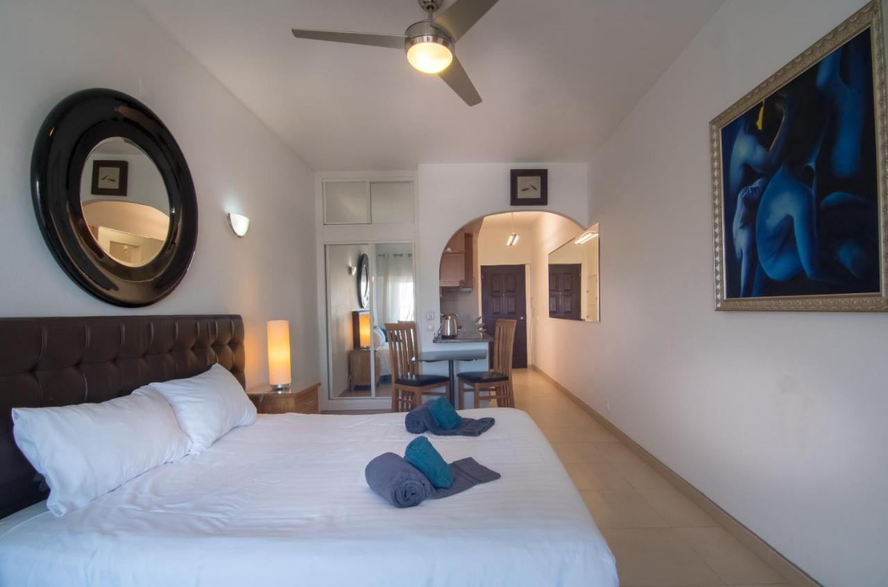 Lagos Main Avenue Studio With Marina View Balcony Exterior foto